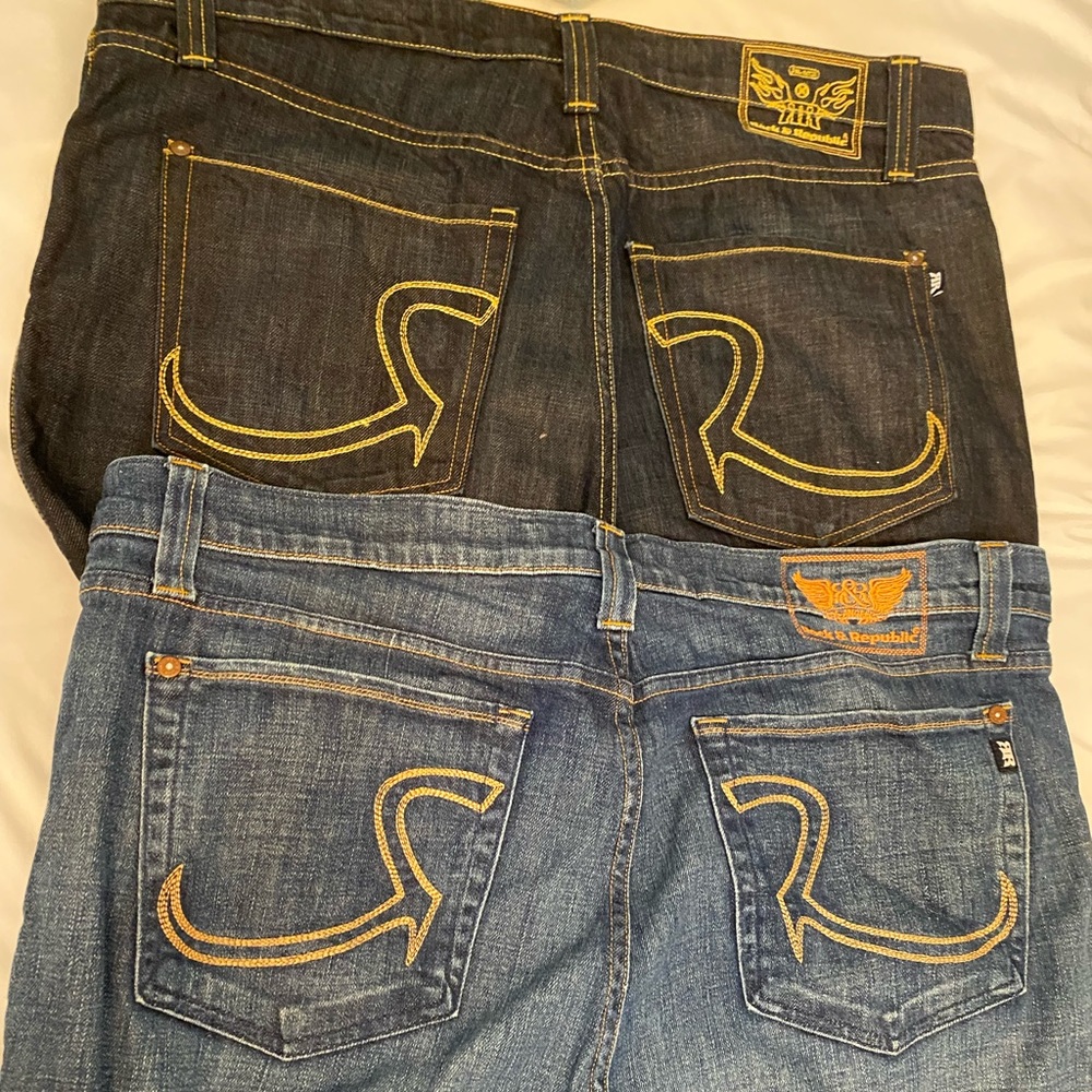 New men’s Jeans price is for BOTH pair.